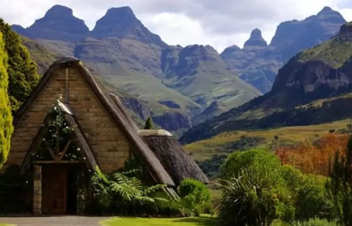 Cathedral Peak Hotel