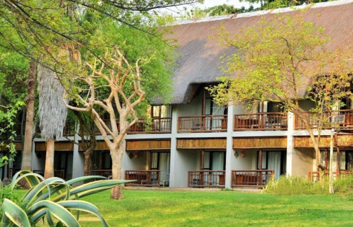 Cresta Mowana Safari Resort