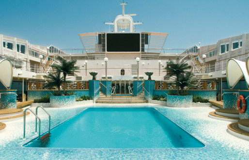 MSC Musica pool deck